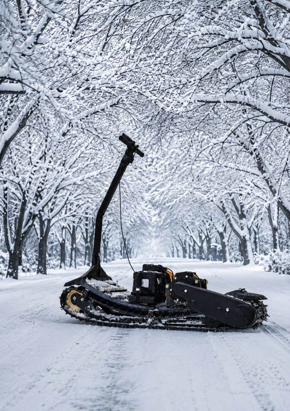72V Lithium-Ion Battery and Unique Exterior Design Suitable for Snow Driving